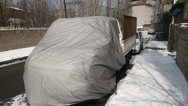 Ağrı'da sert kış koşulları devam ediyor