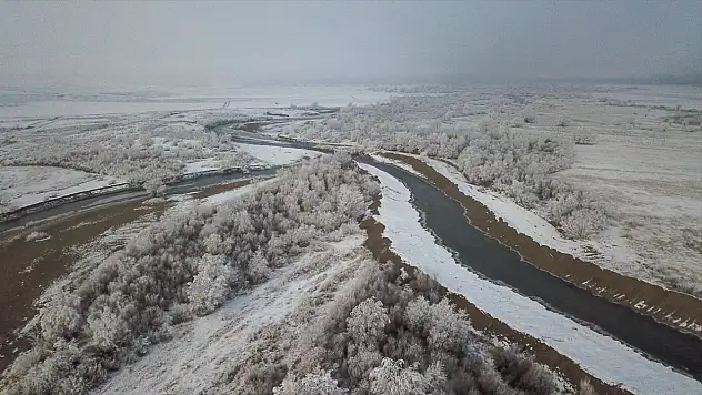 Ağrı'da soğuk hava ve sis kartpostallık görüntüler oluşturdu