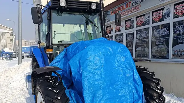 Ağrı'da soğuklar tarım araçlarını da etkiledi