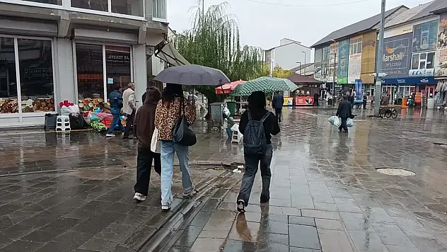 Ağrı'da sonbahar yağmuru etkisini sürdürüyor