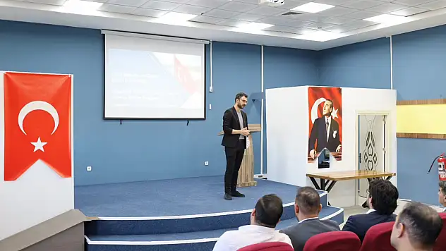 Ağrı'da sosyal hizmet personeline travma ve psikolojik ilk yardım eğitimi