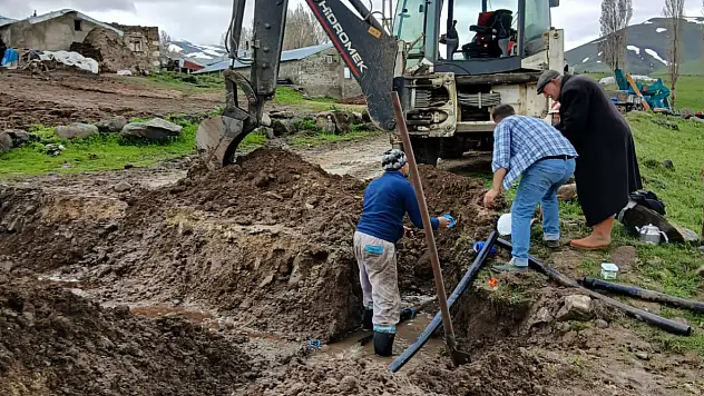 Ağrı'da su arızasına karşı ekipler seferber oldu
