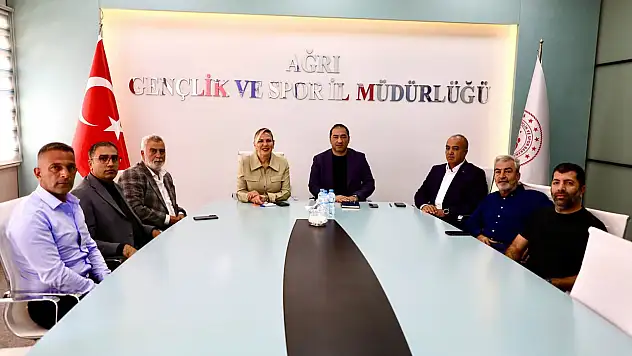 Ağrı'da tenisin geleceği için güç birliği yapıldı