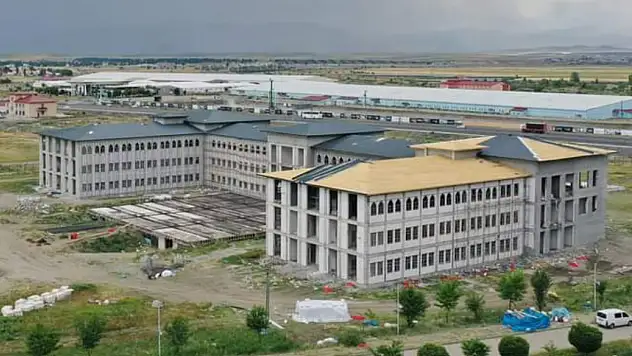 Ağrı'da Tıp Fakültesi'nden dikkat çeken akademik başarı