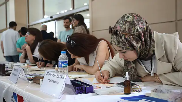 Ağrı'da üç üniversite bir araya geldi, 'Fihi Ma Fih' sergisi büyük beğeni topladı