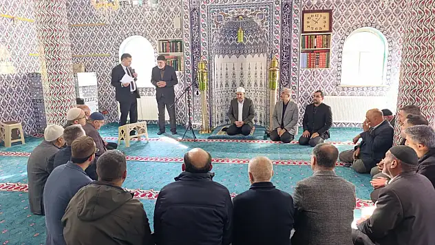Ağrı'da umre yolculuğuna hazırlanan vatandaşlara önemli bilgilendirme yapıldı