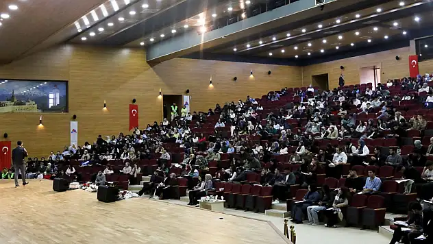 Ağrı'da üniversite öğrencilerine iş sağlığı bilinci kazandırılıyor