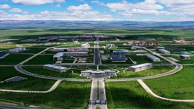 Ağrı'da üniversitenin yeni mottosu için ödüllü yarışma başlatıldı