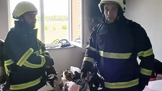 Ağrı'da ütüden çıkan yangın paniğe neden oldu