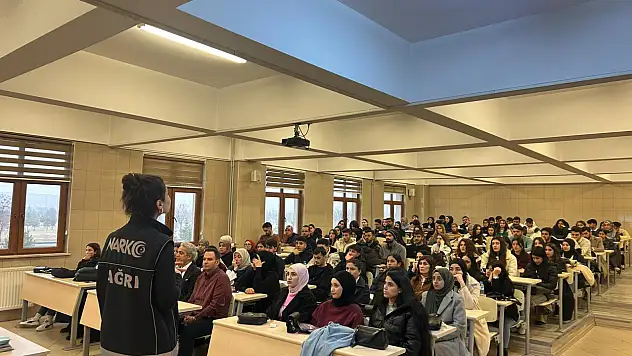 Ağrı'da uyuşturucuyla mücadelede toplumun her kesimine eğitim