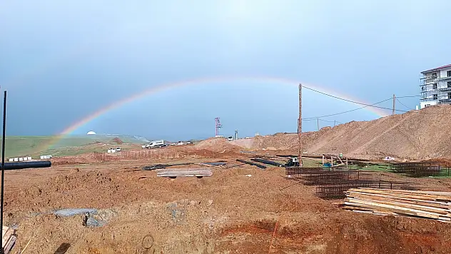 Ağrı'da yağmur sonrası gökkuşağı hayran bıraktı