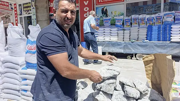 Ağrı'da yaylacıların vazgeçilmezi kaya tuzuna yoğun ilgi