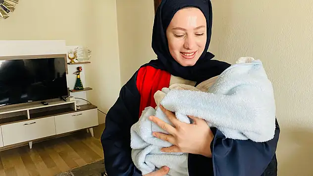 Ağrı'da yeni doğan bebeklere 'sevgi bohçası' desteği