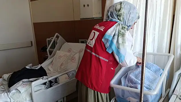 Ağrı'da yeni doğum yapan annelere anneler günü sürprizi