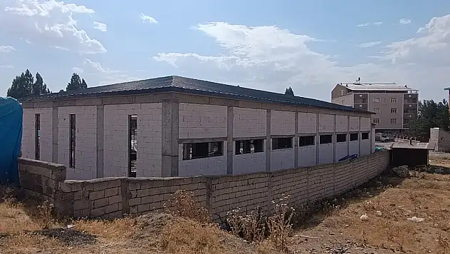 Ağrı'da yeni itfaiye ve kademe binası inşaatı devam ediyor