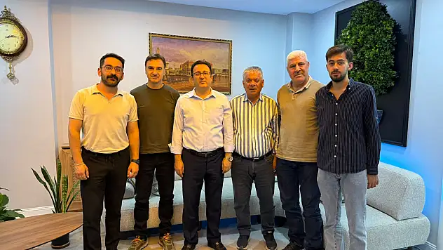 Ağrı'da yeni ofisini açan Akbulut'a ilk ziyaret Defterdarlıktan geldi