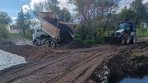 Ağrı'da yollar için koruma kalkanı oluşturuluyor