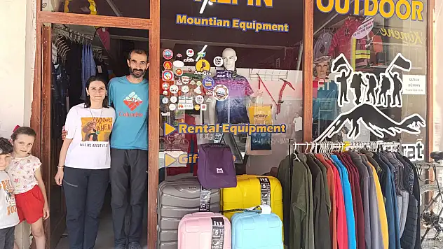 Ağrı Dağı eteklerinde dağcılara teknik destek ve ekipman sunuluyor