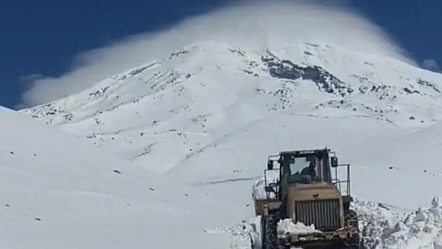 Ağrı Dağı'nda 4 bin 200 metreye kadar yol açılıyor