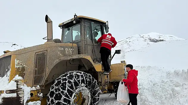 Ağrı Dağı'nda gergin bekleyiş ve arama çalışmaları sürüyor