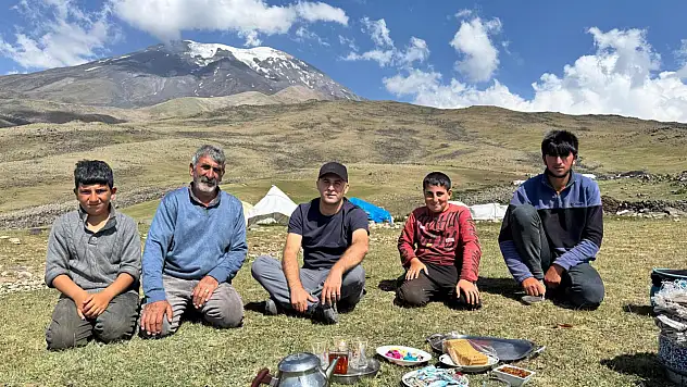 Ağrı Dağı'nda sorunları dinledi