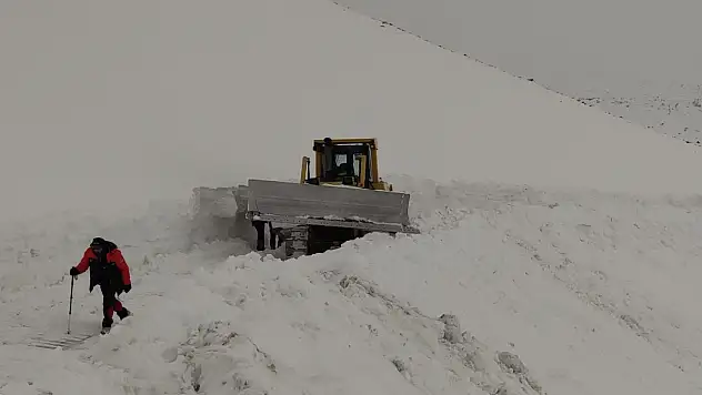 Ağrı Dağı'nda umutlar tükeniyor, arama sürüyor