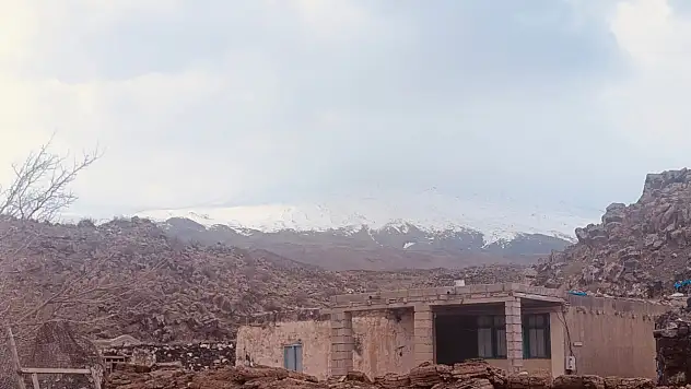 Ağrı Dağı'nın büyüleyici görüntüsü hayran bıraktı