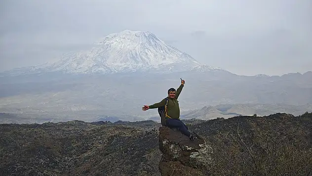 Ağrı Dağı'nın karla kaplanmış manzarası büyüledi