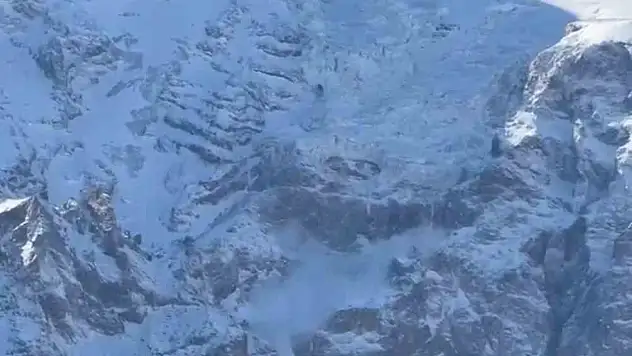 Ağrı Dağı'nın kuzey yamacına çığ düştü