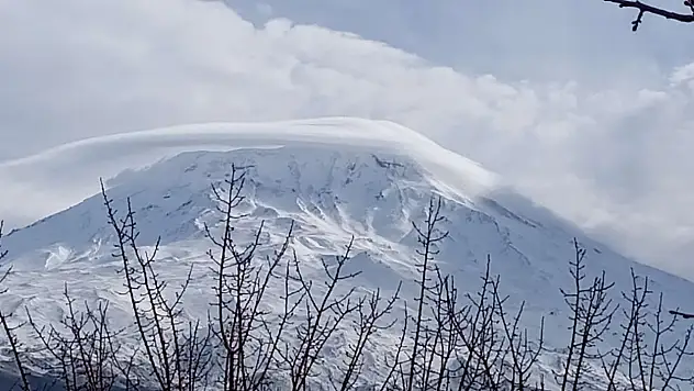 Ağrı Dağı'nın zirvesinde ne var? İşte merak edilenler