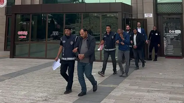 Ağrı'dan Aksaray'a göçmen taşıyan 3 şüpheli tutuklandı
