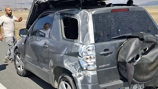 Ağrı'dan Iğdır'a giden araç takla attı