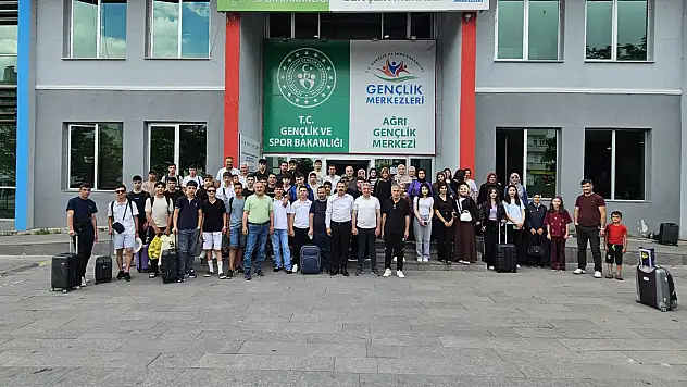 Ağrı'dan yaz gençlik kamplarına ilk kafile uğurlandı