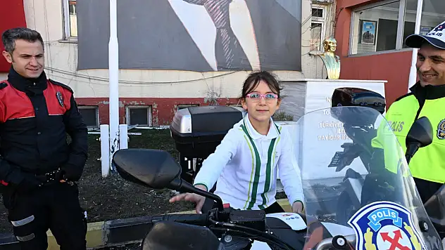 Ağrı Doğa Koleji'nden Polis Haftası'na anlamlı dokunuş