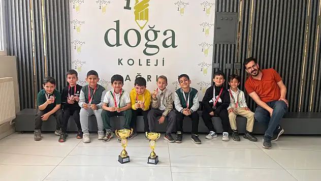 Ağrı Doğa Koleji satrançta il şampiyonu oldu