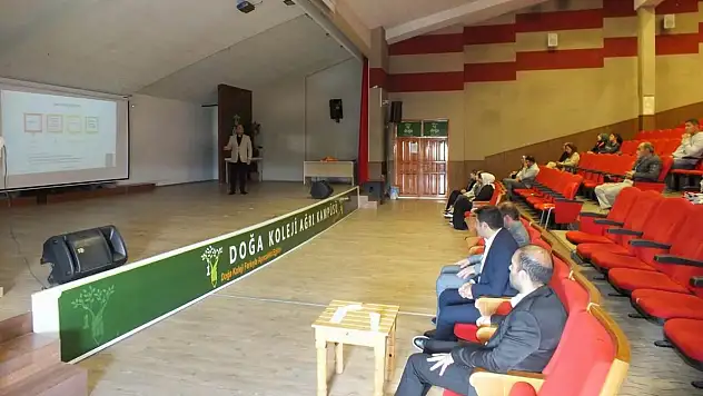 Ağrı Doğa Koleji velilere YKS semineri gerçekleştirdi