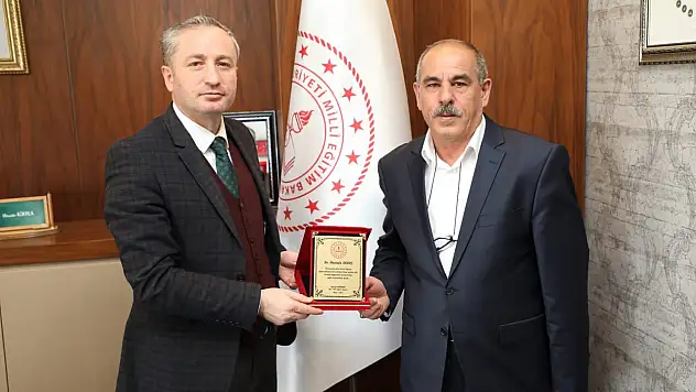 Ağrı eğitim camiasını yasa boğan ölüm! Asansör boşluğuna düşerek hayatını kaybetti