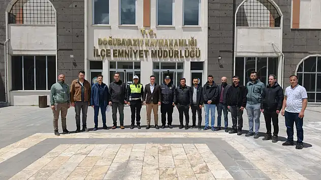 Ağrı Emniyet Müdürü Önder bayramda görev başındaki polisleri ziyaret etti