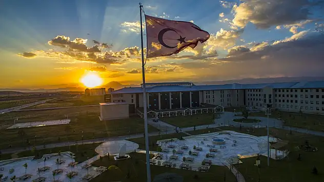 Ağrı İbrahim Çeçen Üniversitesi, uluslararası akademik listelerde iki ismiyle temsil edildi