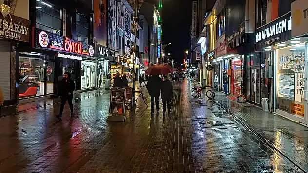 Ağrı için kuvvetli yağış uyarısı! sel ve su baskınlarına dikkat