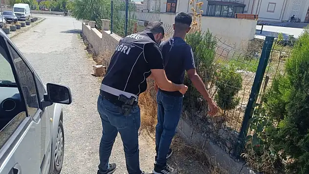 Ağrı İl Emniyet Müdürlüğü'nden öğrenciler için geniş çaplı denetim