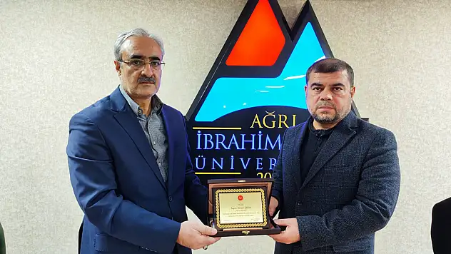 Ağrı İl Müftüsü Necati Şafak mesai arkadaşlarıyla helalleşti