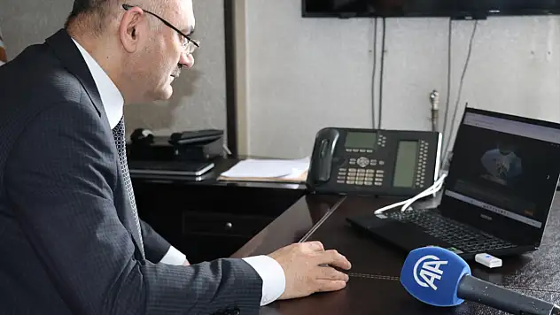 Ağrı İl Özel İdaresi Genel Sekreteri Tenekeci 'Yılın Kareleri' yarışmasında oy verdi