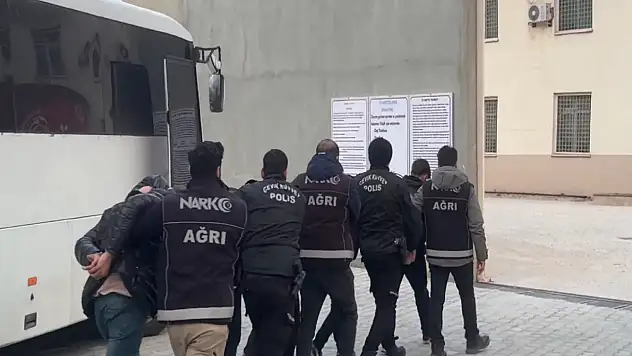 Ağrı merkezli 4 ilde uyuşturucu operasyonu: 12 tutuklama