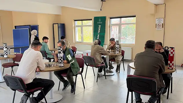 Ağrı'nın Hamur ilçesinde satranç turnuvası tamamlandı