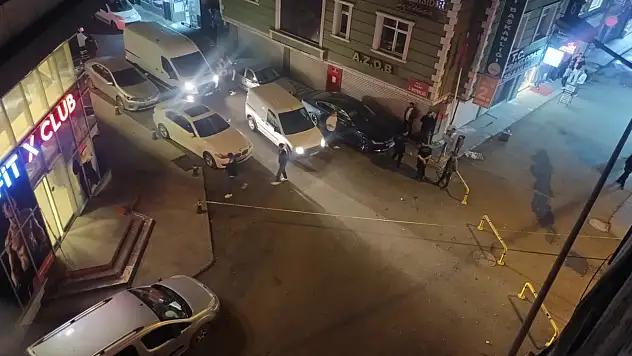 Ağrı'nın işlek bölgesindeki şüpheli çanta bomba paniğine neden oldu