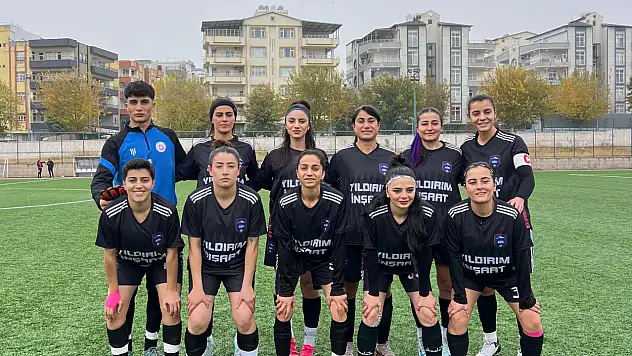 Ağrı'nın kızları zorluklara rağmen Siverek deplasmanına çıktı