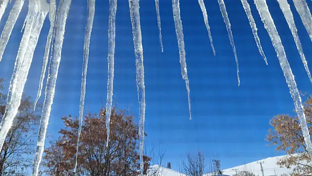 Ağrı'nın köyleri beyaza büründü