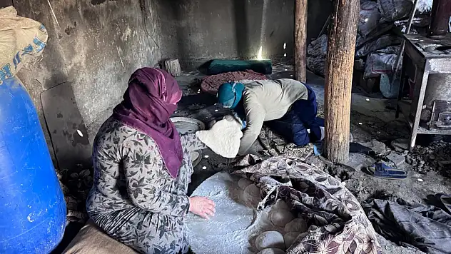 Ağrı'nın köylerinde asırlık tandır ekmeği geleneği yaşatılıyor