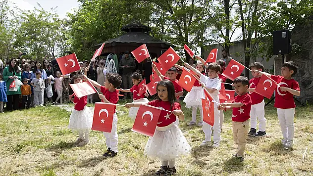 Ağrı'nın üç ilçesinde hayat boyu öğrenme sergileri ilgi odağı oldu